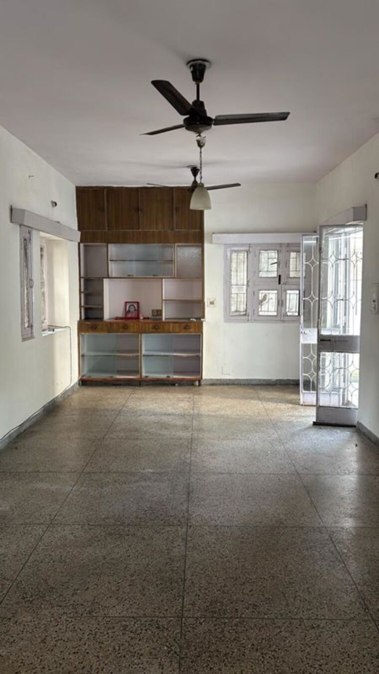 Room, alaknanda 3 Bedroom 208 Sq.Yd. Apartment In Alaknanda Delhi 10138456