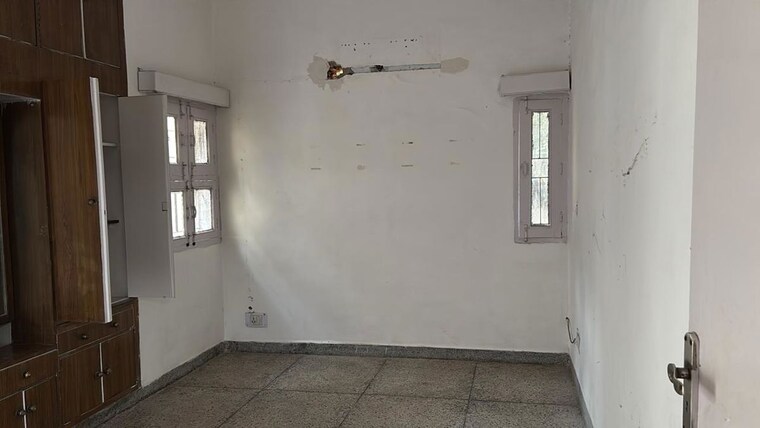 Room, alaknanda 3 Bedroom 208 Sq.Yd. Apartment In Alaknanda Delhi 10138456