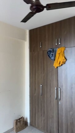 2 BHK + Extra Room Apartment For Rent in Wave Dream Homes