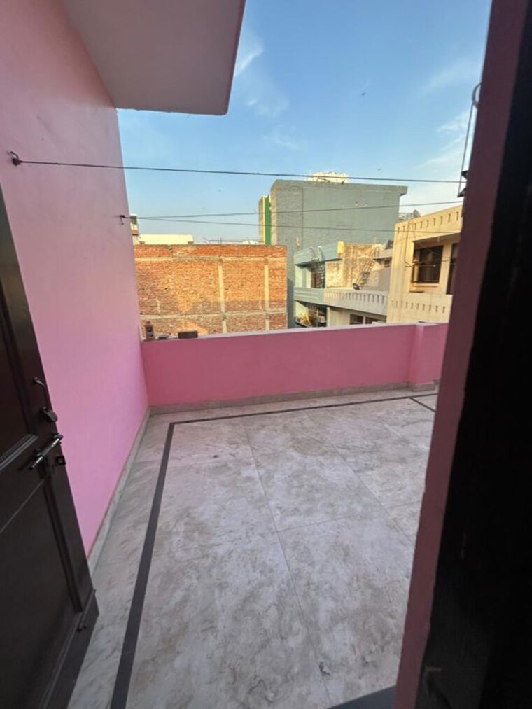 Kitchen, sector 22b 1.5 Bedroom 900 Sq.Ft. Villa In Sector 22b Gurgaon 10138459