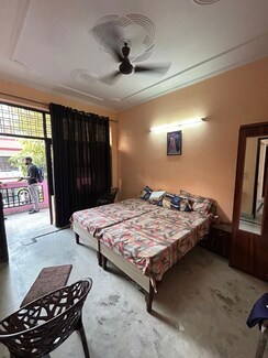 1.5 BHK Villa For Rent in Sector 22B