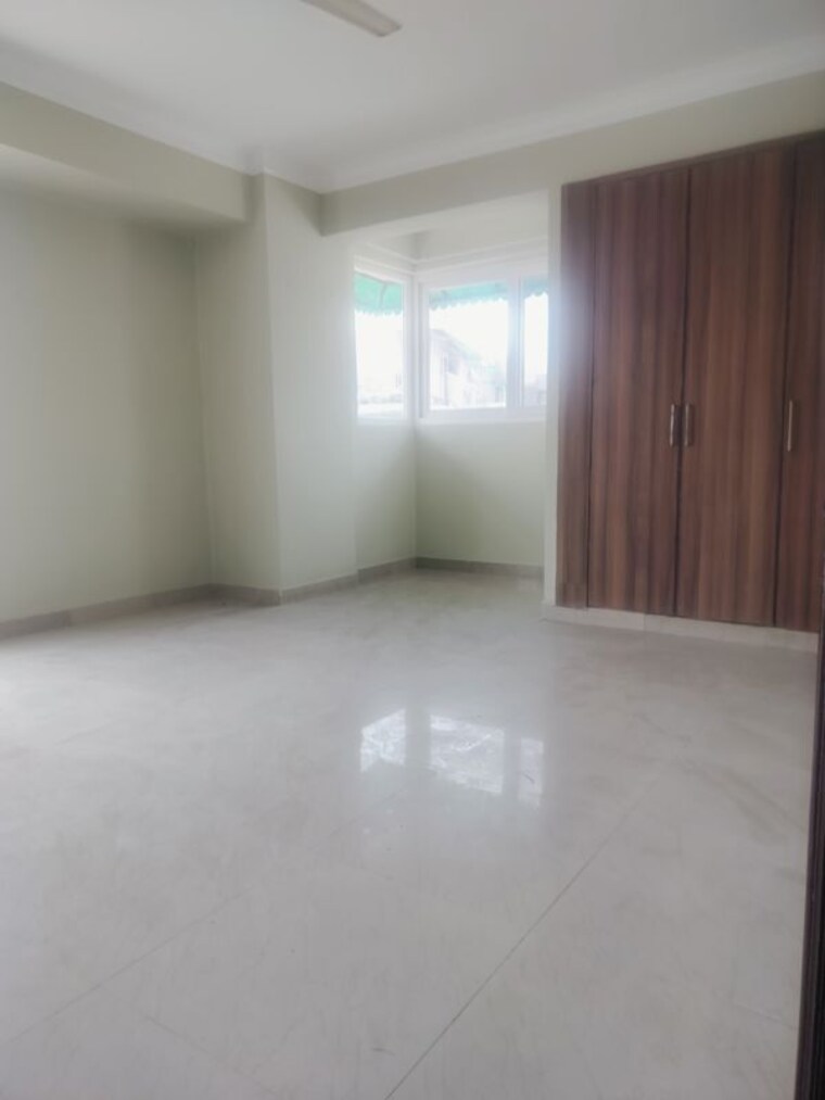 Room, vasant kunj 3 Bedroom 1700 Sq.Ft. Apartment In Vasant Kunj Delhi 10138472