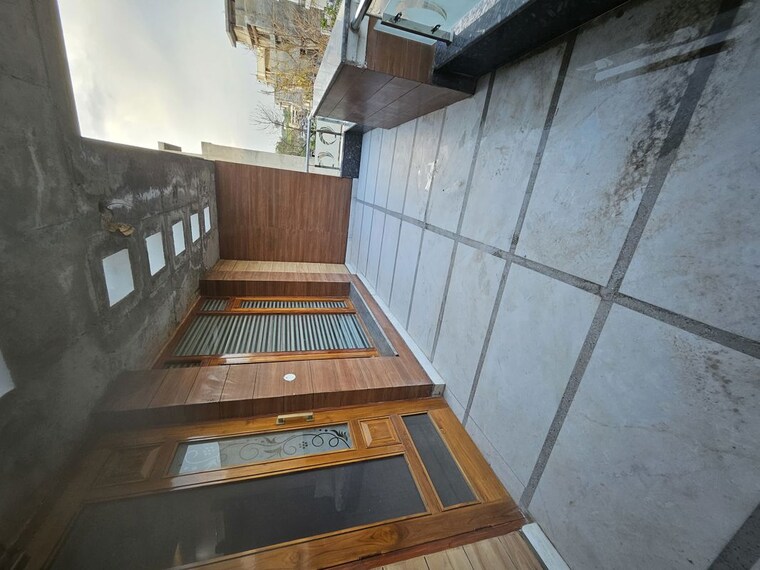 Balcony, aerocity 1 Bedroom 200 Sq.Yd. Apartment In Aerocity Mohali 10138426