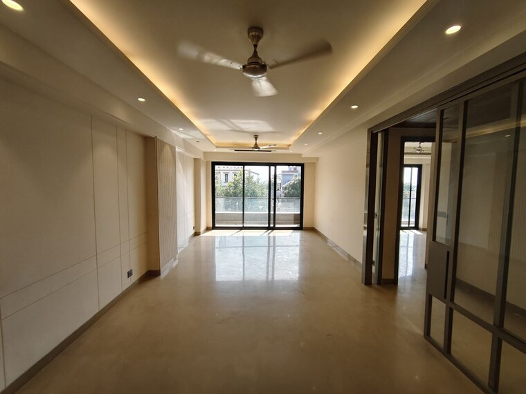 Room, greater kailash ii 4 Bedroom 460 Sq.Yd. Builder Floor In Greater Kailash ii Delhi 10138562