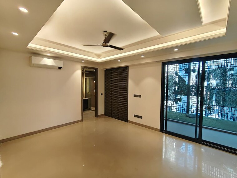 Room, greater kailash ii 4 Bedroom 460 Sq.Yd. Builder Floor In Greater Kailash ii Delhi 10138562