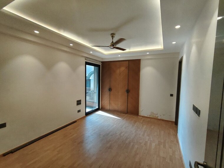 Room, greater kailash ii 4 Bedroom 460 Sq.Yd. Builder Floor In Greater Kailash ii Delhi 10138562