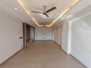 Room in 4 BHK Builder Floor at Greater Kailash ii – for Rent