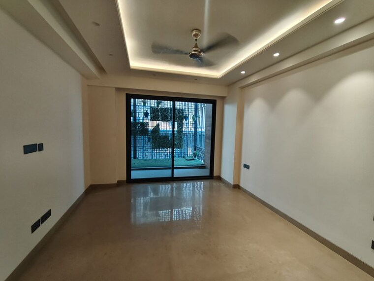 Room, greater kailash ii 4 Bedroom 460 Sq.Yd. Builder Floor In Greater Kailash ii Delhi 10138562