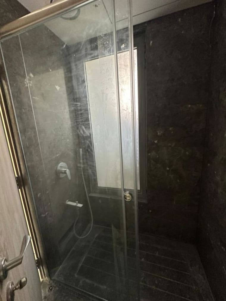 Bathroom, rustomjee-crown 4 Bedroom 2100 Sq.Ft. Apartment In Prabhadevi Mumbai 10138552