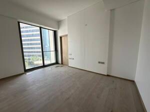 Room in 4 BHK Apartment at Rustomjee Crown, Prabhadevi – for Rent