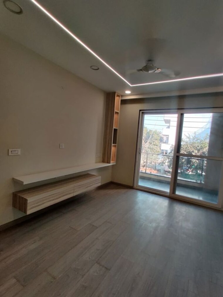 Room, dlf-oakwood-estate Studio 552 Sq.Ft. Apartment In Dlf Phase ii Gurgaon 10138590