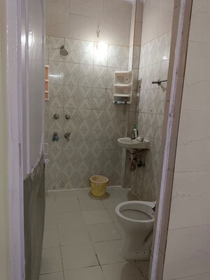 Bathroom in 1 BHK Builder Floor at Lajpat Nagar 4 – for Rent