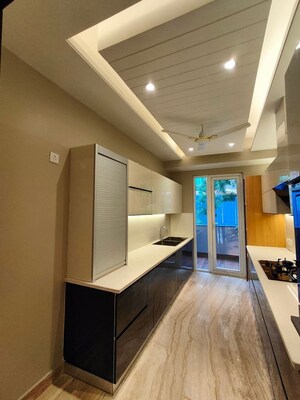 Building Lobby in 1 RK Apartment at DLF Oakwood Estate, Dlf Phase ii – for Rent