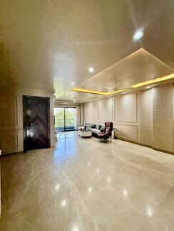 1.5 BHK + Pooja Room Apartment For Rent in DLF Oakwood Estate