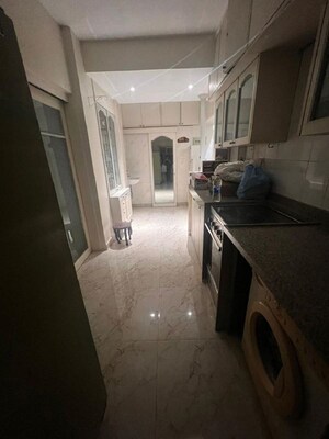  1 BHK Apartment at Bandra West – for Rent