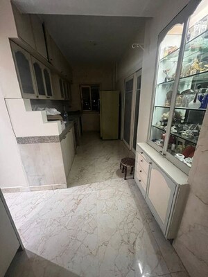  1 BHK Apartment at Bandra West – for Rent