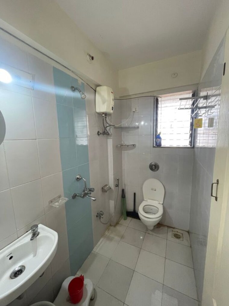 Bathroom, sion east 2 Bedroom 650 Sq.Ft. Apartment In Sion East Mumbai 10138795