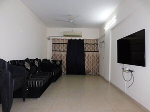 Living Room in 2 BHK Apartment at Sion East – for Rent