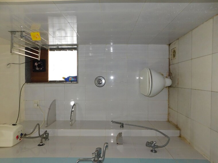 Bathroom, sion east 2 Bedroom 650 Sq.Ft. Apartment In Sion East Mumbai 10138795
