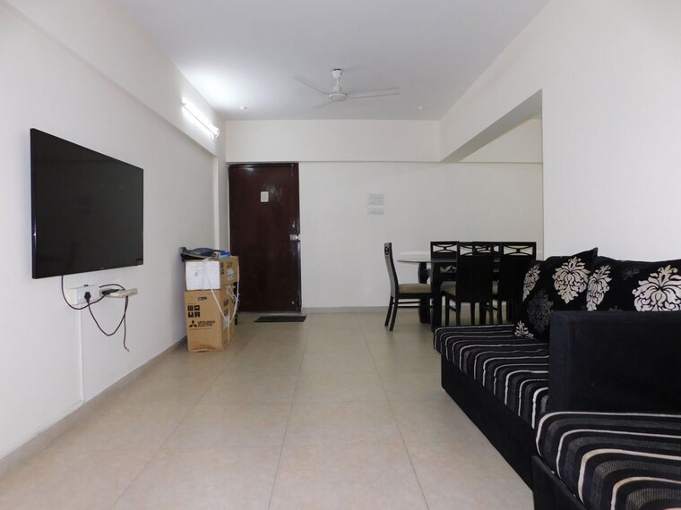  Parking, sion east 2 Bedroom 650 Sq.Ft. Apartment In Sion East Mumbai 10138795