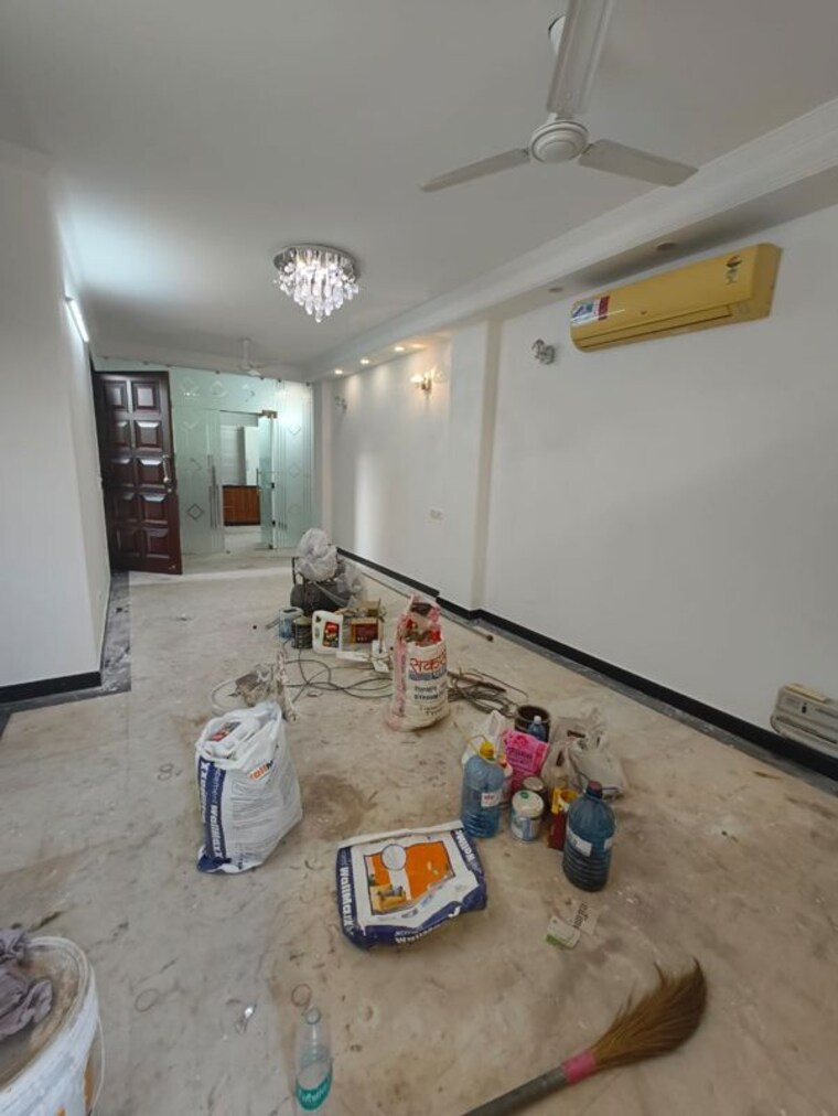 Parking, greater kailash i 1 Bedroom 70 Sq.Yd. Builder Floor In Greater Kailash I Delhi 10138804
