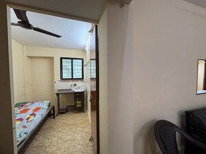 Parking in 1.5 BHK Apartment at Viman Nagar – for Rent