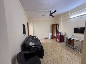 Parking in 1.5 BHK Apartment at Viman Nagar – for Rent