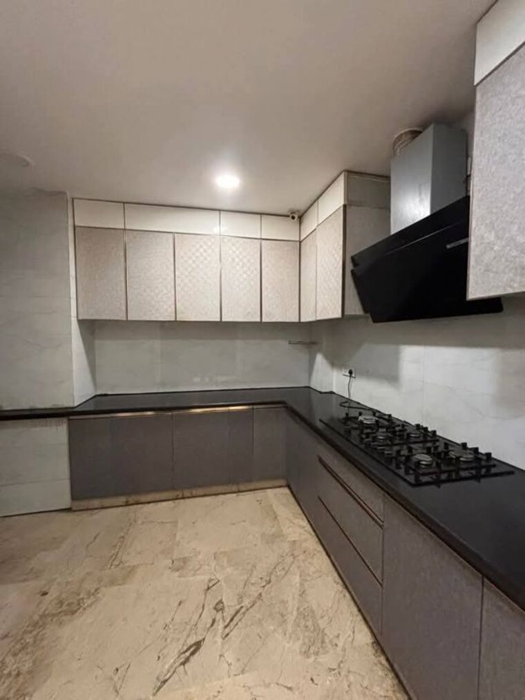 Kitchen, dlf-oakwood-estate 2.5 Bedroom 1459 Sq.Ft. Apartment In Dlf Phase ii Gurgaon 10138841