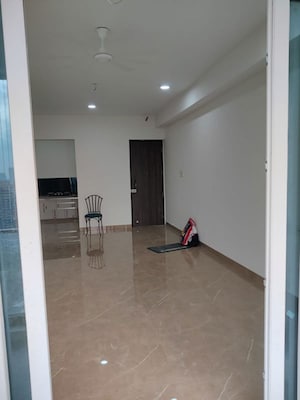 Room in 2 BHK Apartment at Upper East 97, Malad East – for Rent