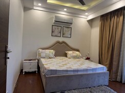 3 BHK + Pooja Room Apartment For Rent in DLF Oakwood Estate