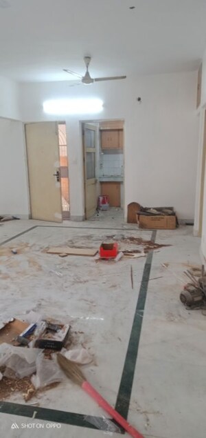 Room in 3 BHK Apartment at Vasant Kunj – for Rent