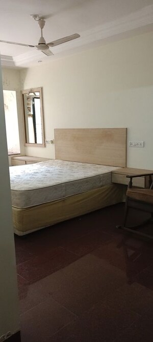 Bedroom in 2 BHK Apartment at Versova – for Rent