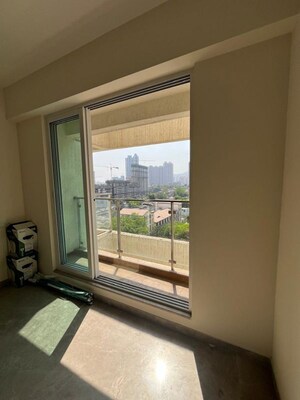 Room in 3 BHK Apartment at Raj Tattva, Kapur Bawdi – for Rent