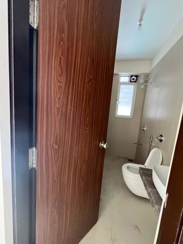 Bathroom, raj-tattva 3 Bedroom 1131 Sq.Ft. Apartment In Kapur Bawdi Thane 10138553