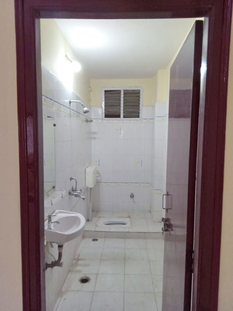 Bathroom, city-plaza-himayatnagar 3 Bedroom 1650 Sq.Ft. Apartment In Himayat Nagar Hyderabad 10138867