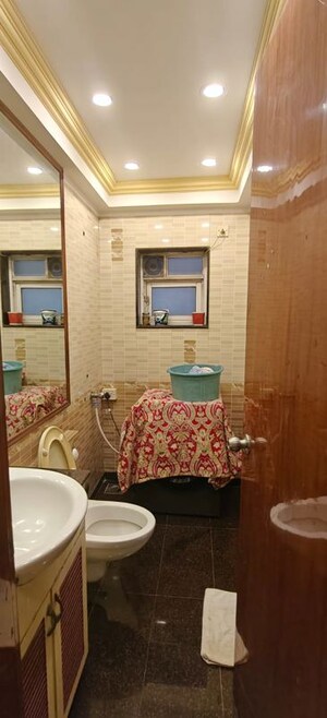 Attached Bathroom in 4 BHK Apartment at Parel – for Rent