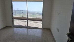 Room in 3 BHK Apartment at Lokhandwala Minerva Mahalaxmi, Mahalaxmi – for Rent