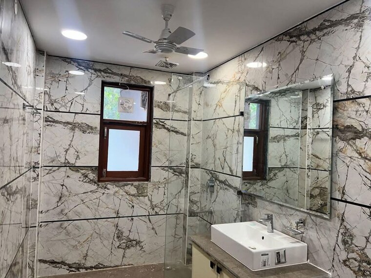 Kitchen, dlf-oakwood-estate 3.5 Bedroom 2280 Sq.Ft. Apartment In Dlf Phase ii Gurgaon 10139073
