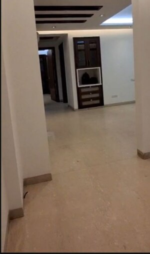 Room in 3 BHK Builder Floor at Saket – for Rent