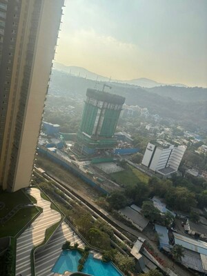 Swimming Pool in 3 BHK Apartment at Sheth Montana, Mulund West – for Sale