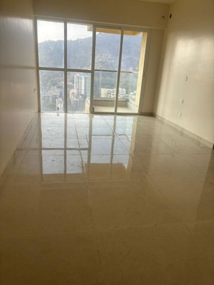 Room in 3 BHK Apartment at Sheth Montana, Mulund West – for Sale