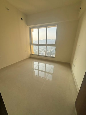 Room in 3 BHK Apartment at Sheth Montana, Mulund West – for Sale