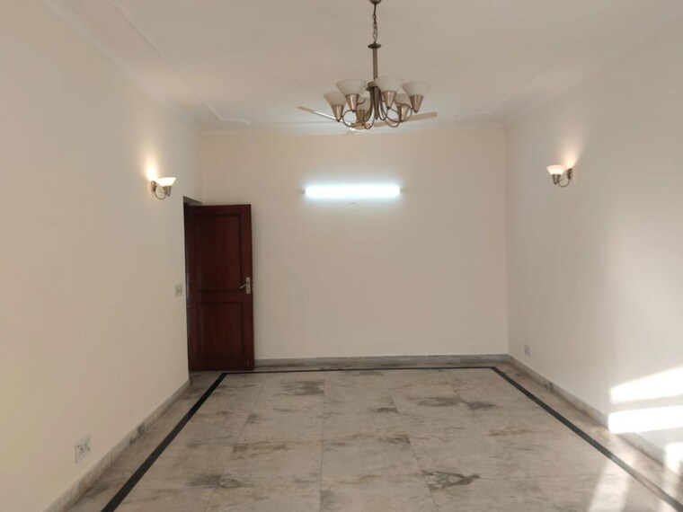 Room, greater kailash 3 Bedroom 2500 Sq.Ft. Builder Floor In Greater Kailash Delhi 10139100