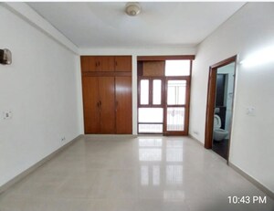 Room in 3 BHK Builder Floor at Greater Kailash Part 3 – for Rent