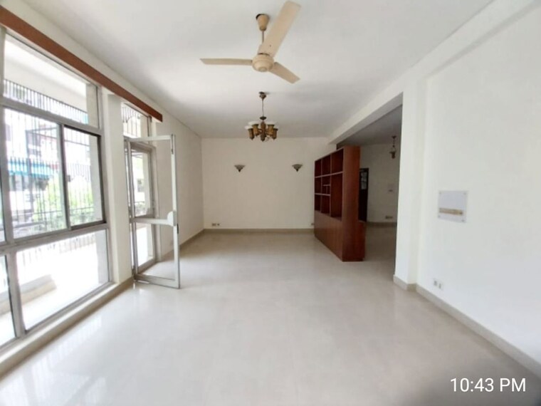 Room, greater kailash part 3 3 Bedroom 1800 Sq.Ft. Builder Floor In Greater Kailash Part 3 Delhi 10139259