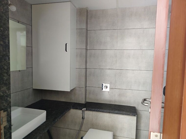 Bathroom, kavesar 1.5 Bedroom 572 Sq.Ft. Builder Floor In Kavesar Thane 10138773