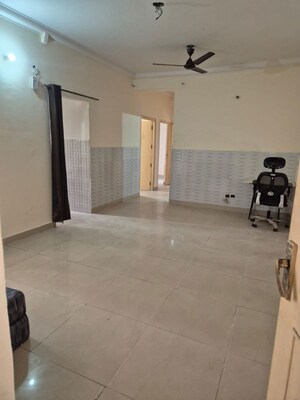 Room in 3 BHK Apartment at Antriksh Golf View, Sector 78 – for Rent