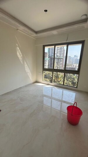 Room in  Office Space at Cama Industrial Estate Goregaon, Goregaon East – for Sale