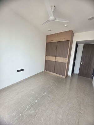 Room in 3 BHK Apartment at Lodha The Park, Worli – for Rent