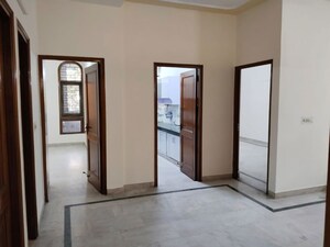 Room in 3 BHK Builder Floor at Lajpat Nagar Iii – for Rent